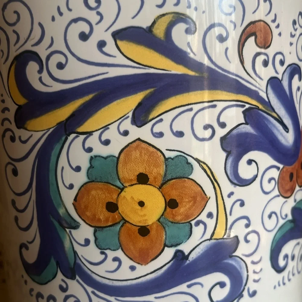 SUR LA TABLE Deruta ceramic made in Italy utensil holder.